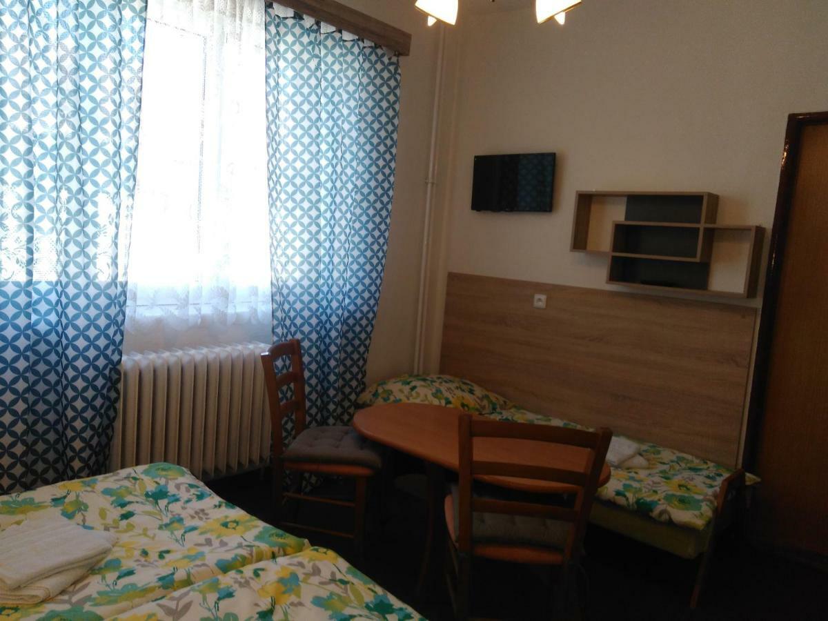 Penzion U Fouska Chodov  Buitenkant foto